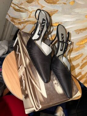 Nina Black Pointed Slingback Pumps with Pleated Detail